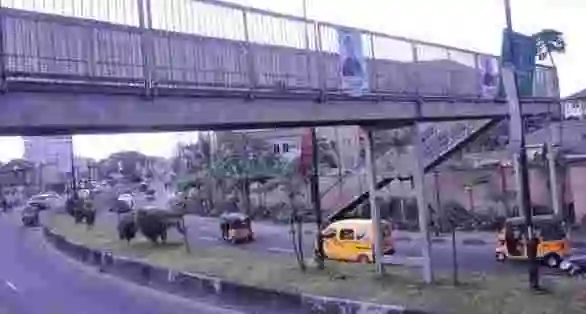 Lagos Thugs Impose N100 Levy On Individuals Using Yaba Pedestrian Bridge
