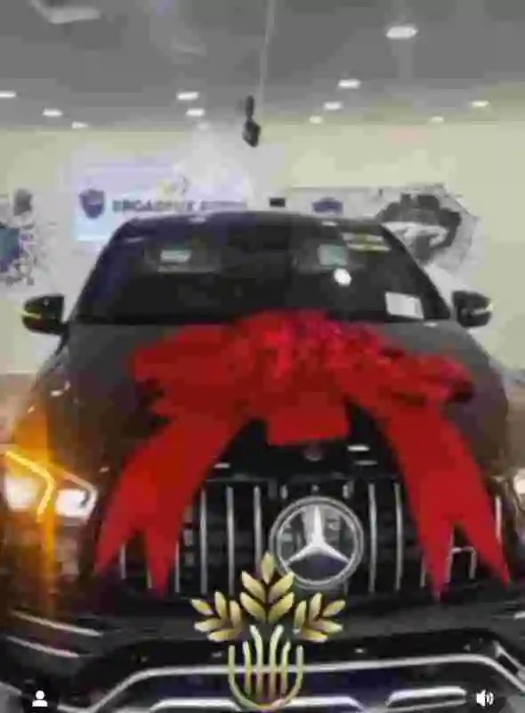 Pastor Blessed Gifts His Wife, Mercy Chinwo A Brand New Car As Push Gift (Video)