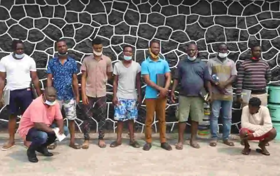EFCC Arrests 10 Yahoo Boys In Lagos