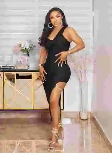 'Some Of Us Don See Shege, Pls Just Give As We Ask' - Toke Makinwa Begs God