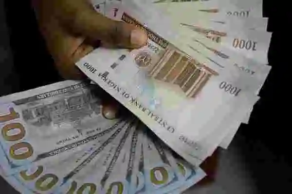 Naira Crashes Further Against Dollar