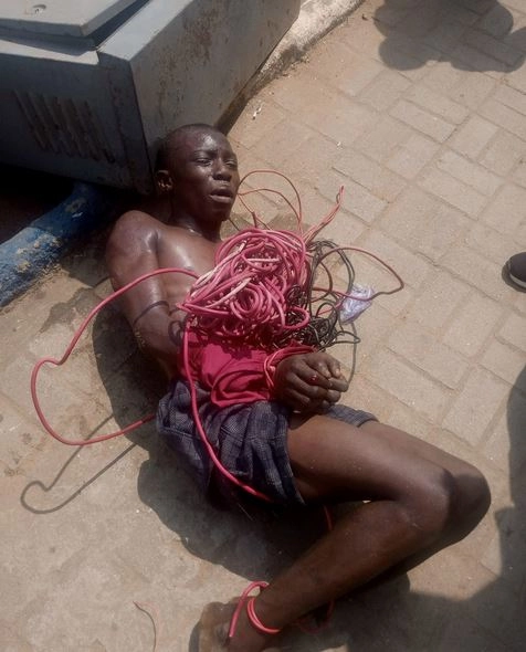 Suspected Cable Thief Apprehended At Stephen Keshi Stadium In Asaba (Photos)